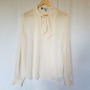 Jennifer Lopez Tops - Jennifer Lopez cream chiffon blouse with bow XL Jennifer Lopez Tops - Jennifer Lopez cream chiffon blouse with bow XL